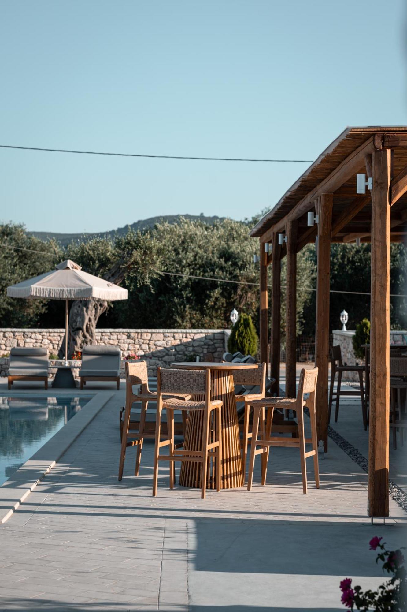 Trinity Design Suites Valanidorachi Exterior foto