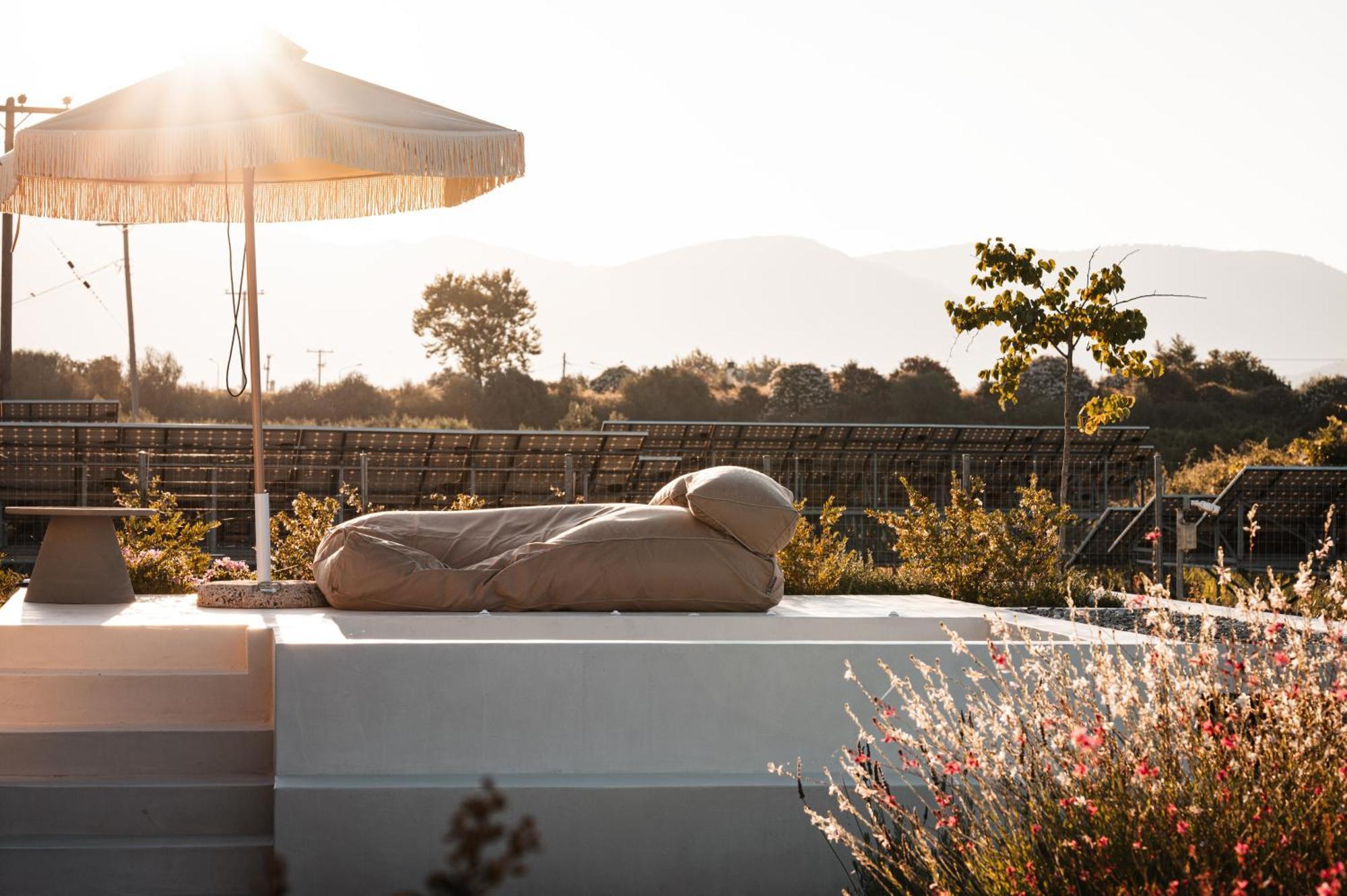 Trinity Design Suites Valanidorachi Exterior foto